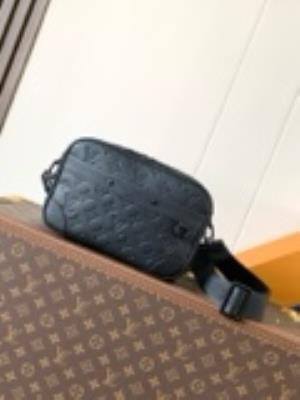 cheap quality Louis Vuitton Alpha Messenger M46955 Monogram Shadow